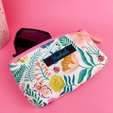Load image into Gallery viewer, Green and Cream Sunglasses bag, glasses case.
