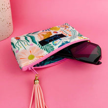 Load image into Gallery viewer, Green and Cream Sunglasses bag, glasses case. - Kashzale Cosmetic Bags
