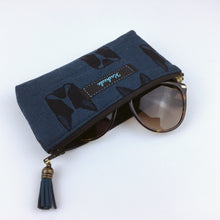 Load image into Gallery viewer, Boston Terrier Sunglasses bag, glasses case.
